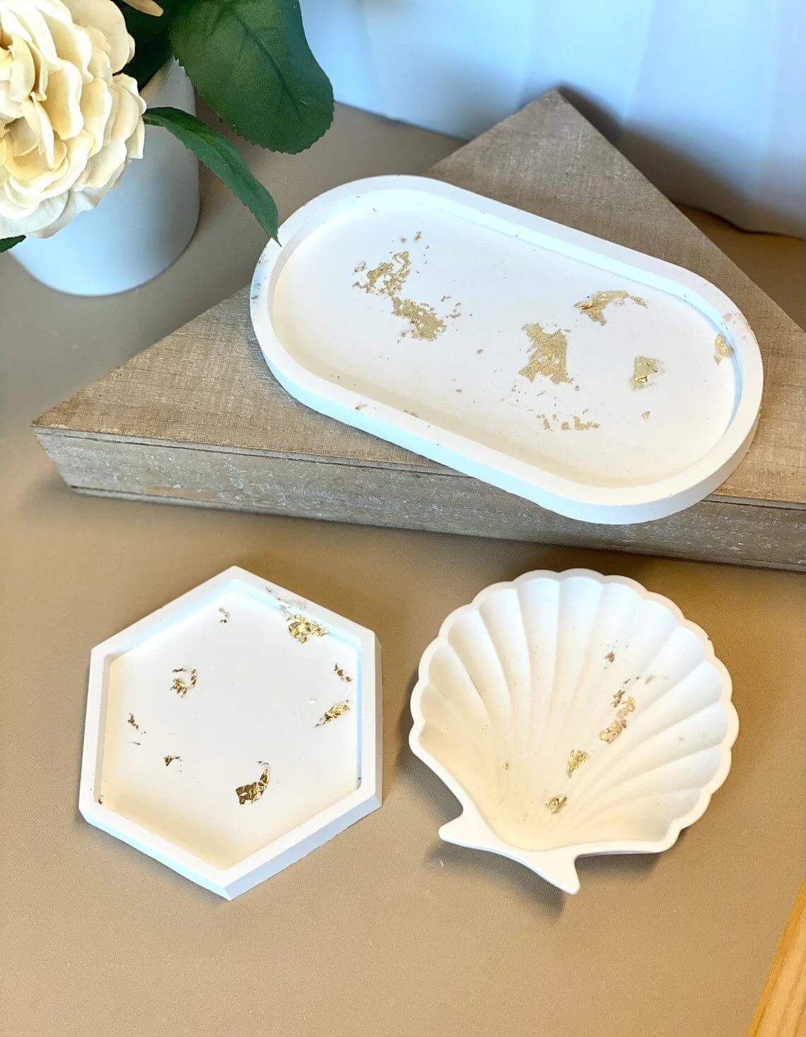 Handmade Jesmonite Tray – Minimalist Decorative Tray